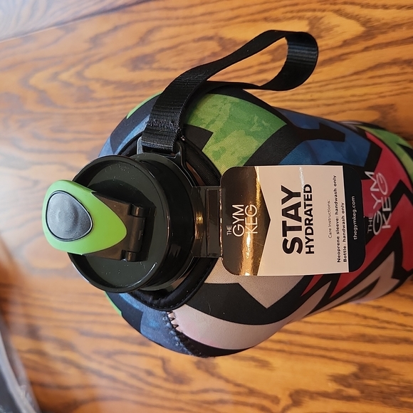 Gym Keg Rebel Water Bottle - Picture 3 of 13